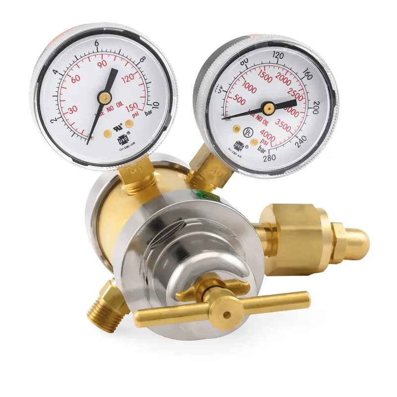 Smith Series 30 Two-Stage Oxygen Regulator with Precision Pressure Delivery