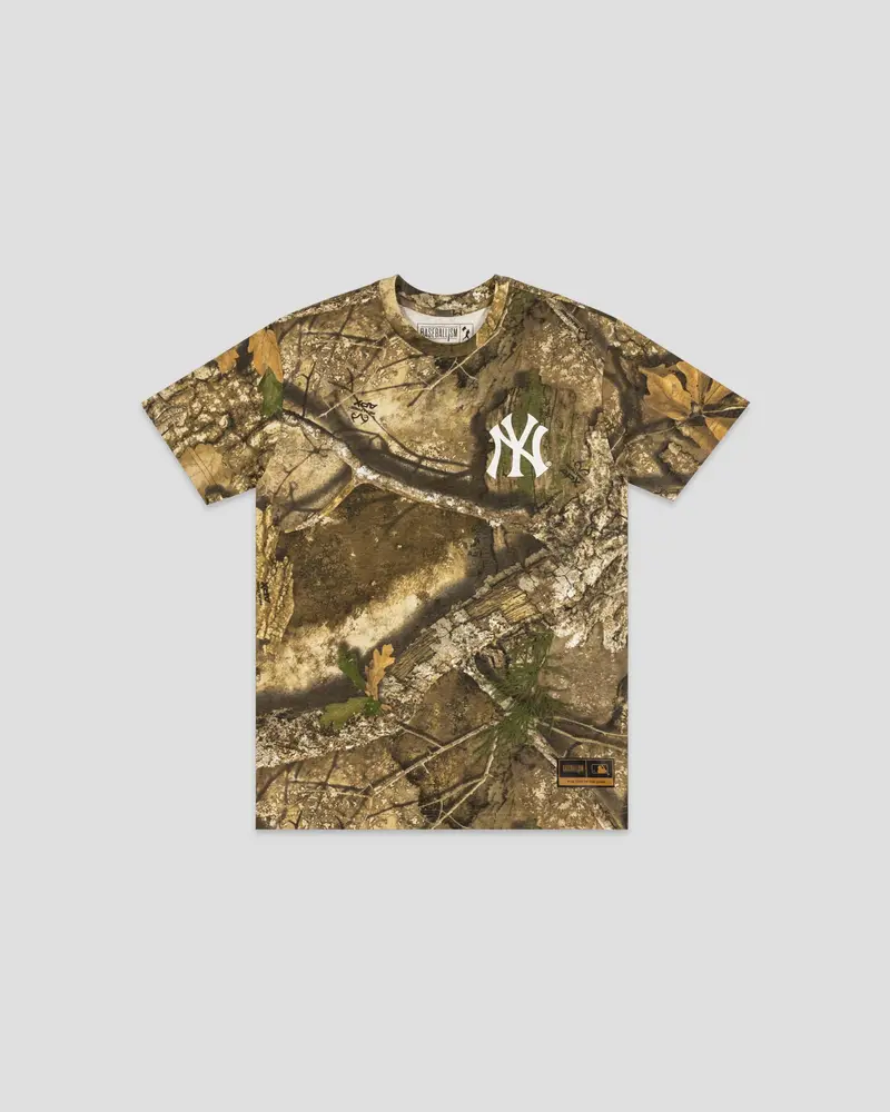 Youth Realtree APX T-Shirt Highlighting New York Yankees Heritage