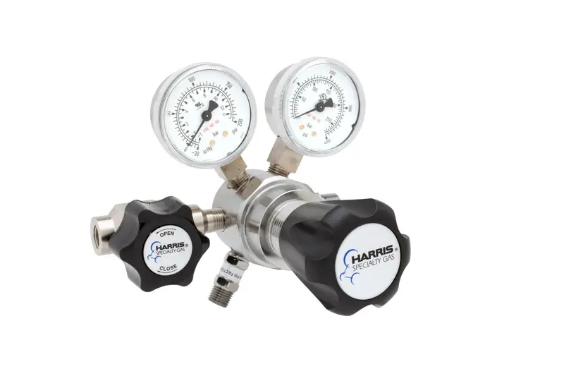 Harris 721C-015-510A-A Two-Stage Ultra-High-Purity Brass Regulator 1